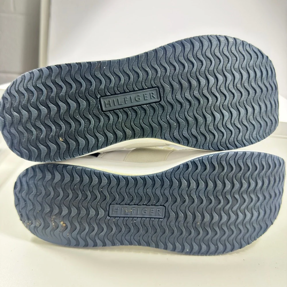Tommy Hilfiger TWROOTS Sneakers Womens 8.5 White Navy Blue Bungee Logo Strap